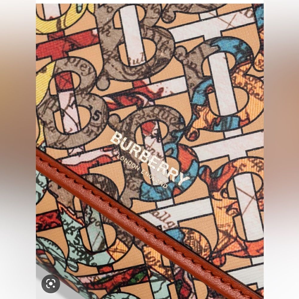 Burberry
Freya TB & Map-Print Leather Tote Bag - Picture 9 of 12